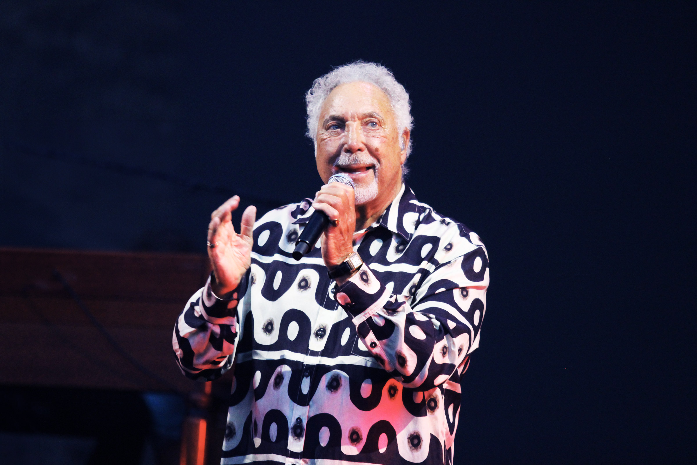 Tom Jones live